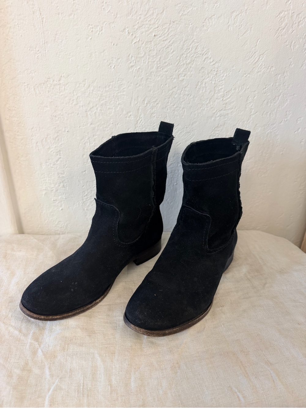 Frye Cara Black Suede Boots Short Pull On Women’s Size 8.5 Made In Mexico